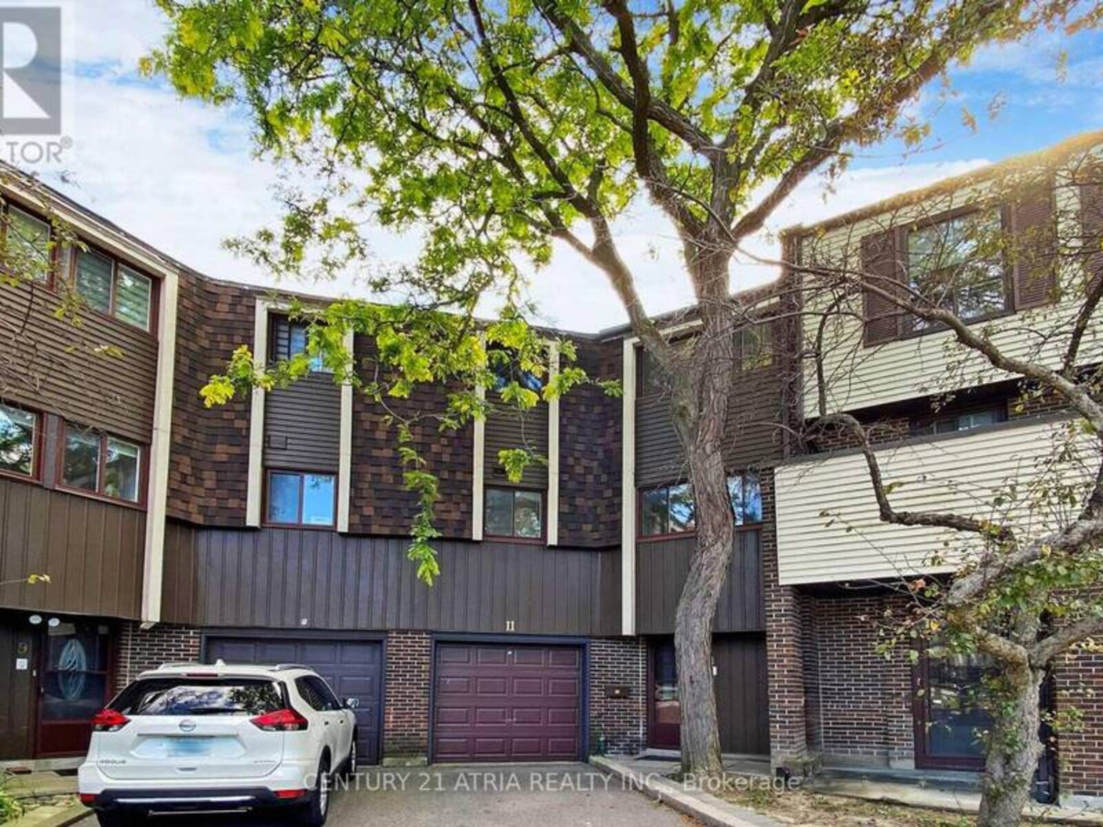 11 LOFTY HILLWAY, Toronto, Ontario M2H 2Z8