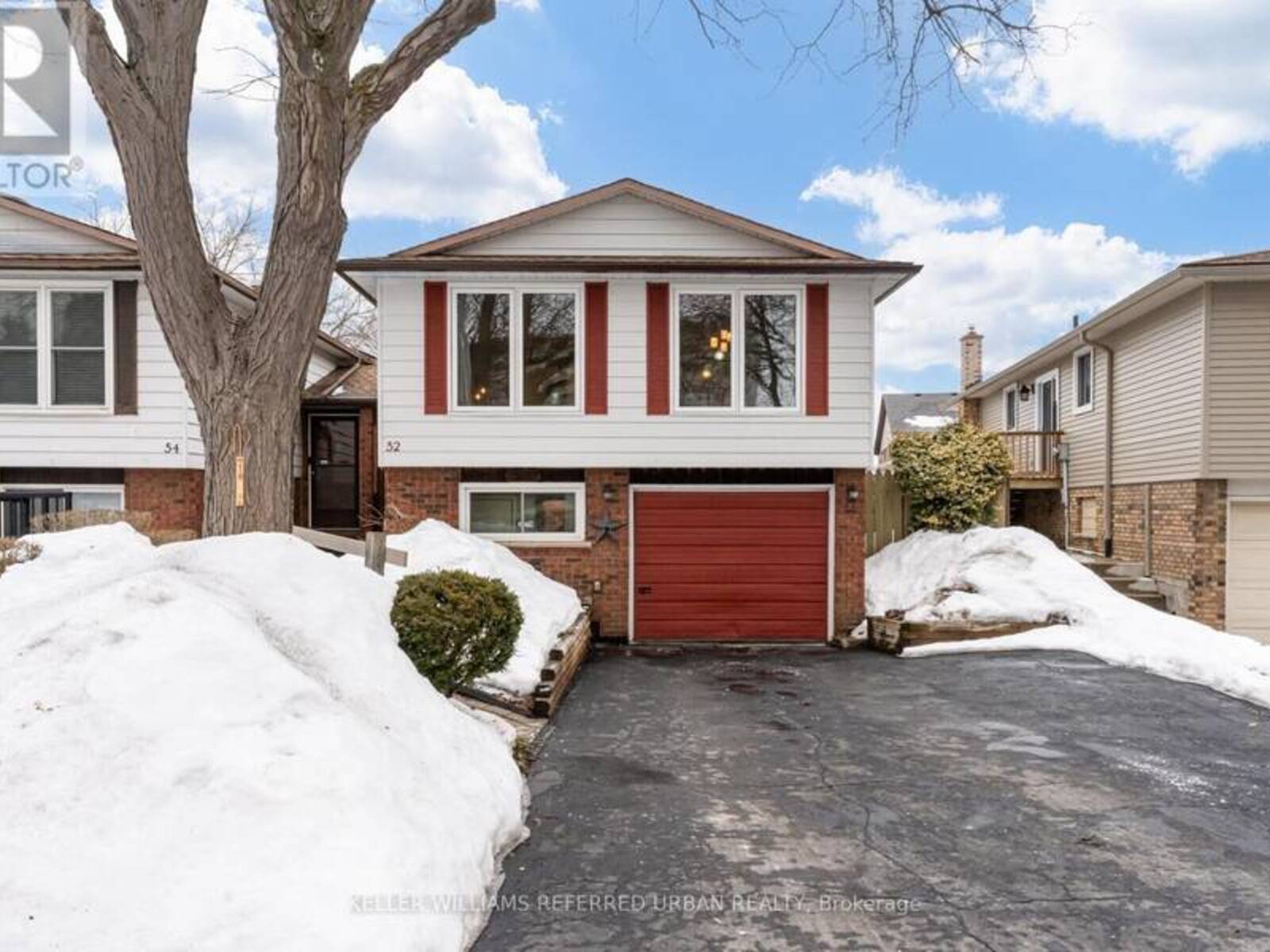 52 BESTON DRIVE, Hamilton, Ontario L8T 4W7