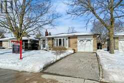 217 BAY THORN DRIVE | Markham Ontario | Slide Image Three