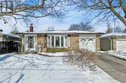 217 BAY THORN DRIVE | Markham Ontario | Slide Image Four