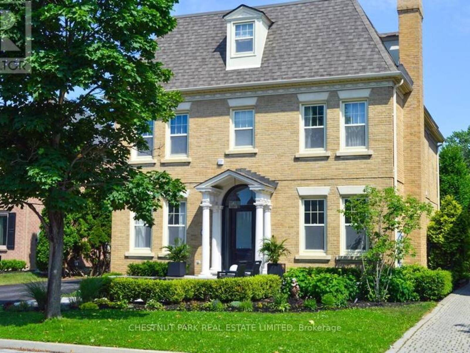 56 BAYNARDS LANE, Richmond Hill, Ontario L4C 9B4