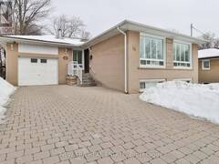 16 GENTIAN DRIVE Toronto Ontario, M9C 4E9