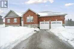 5 MCCRAE CRESCENT | Kawartha Lakes Ontario | Slide Image Two