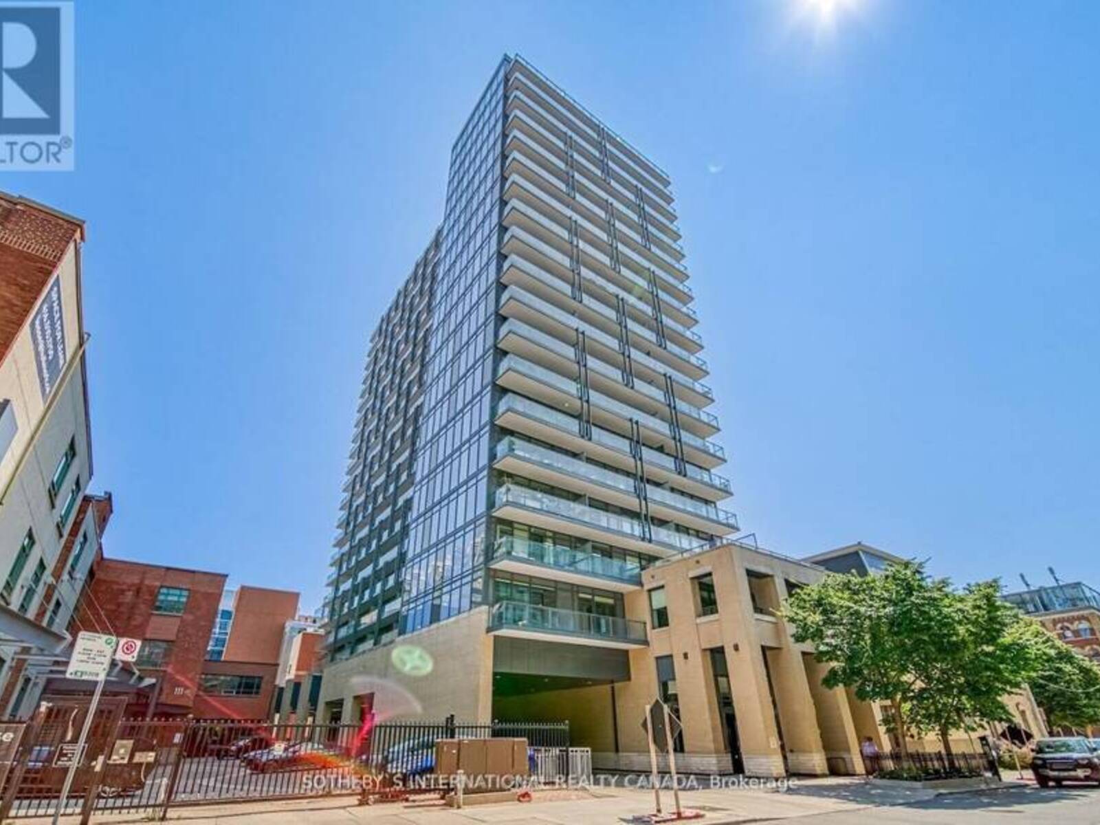 812 - 105 GEORGE STREET, Toronto, Ontario M5A 0L4