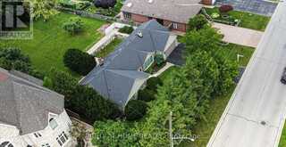 46 ROOSEVELT DRIVE | Richmond Hill Ontario | Slide Image Nine