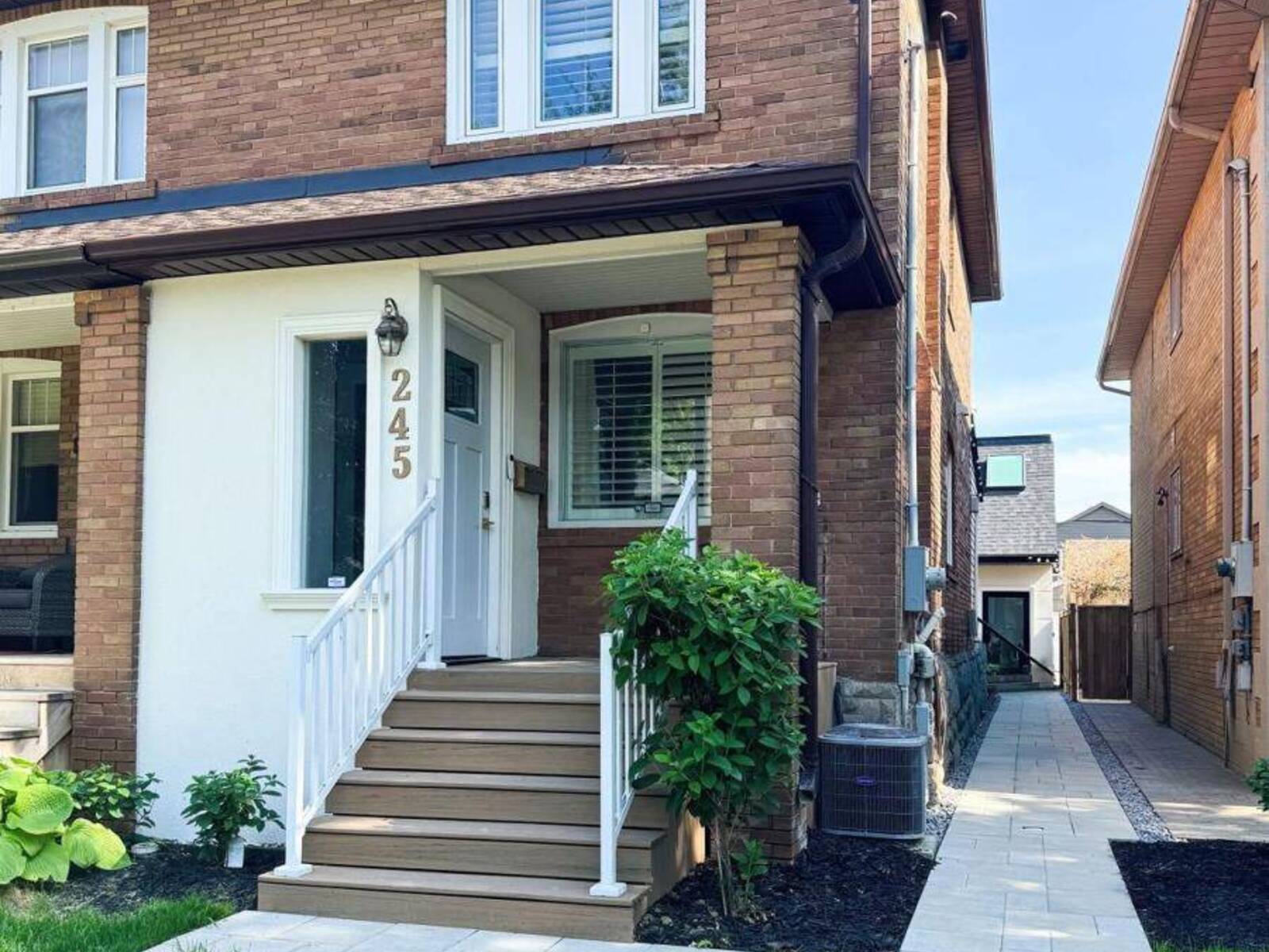 245 WOBURN AVENUE, Toronto, Ontario M5M 1L1