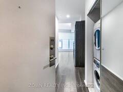 909 - 68 SHUTER STREET Toronto Ontario, M5B 0B4