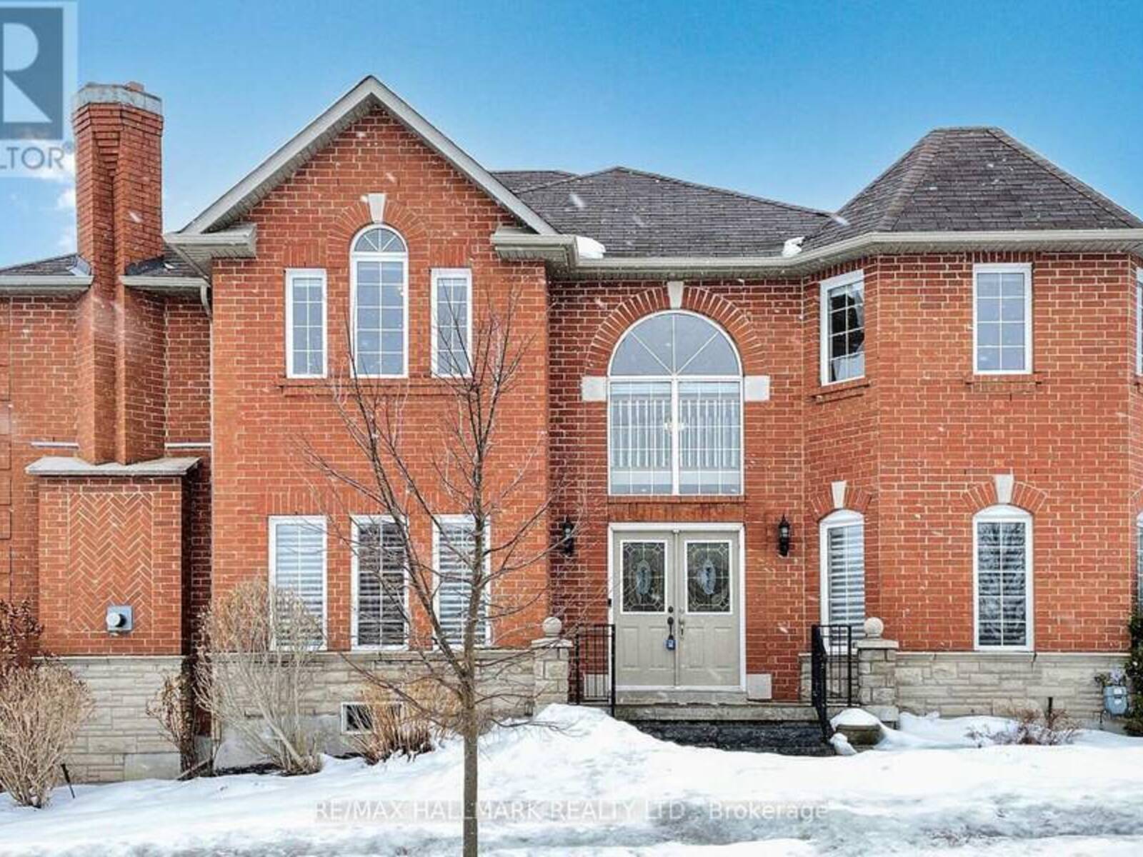 1 EDGEMONT COURT, Richmond Hill, Ontario L4S 2H8