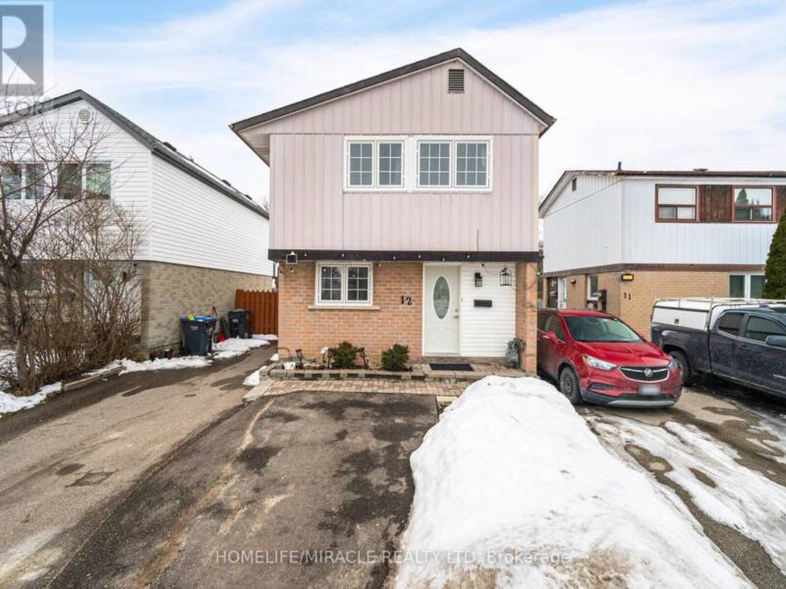 12 HUCKLEBERRY SQUARE, Brampton, Ontario L6S 1Y2