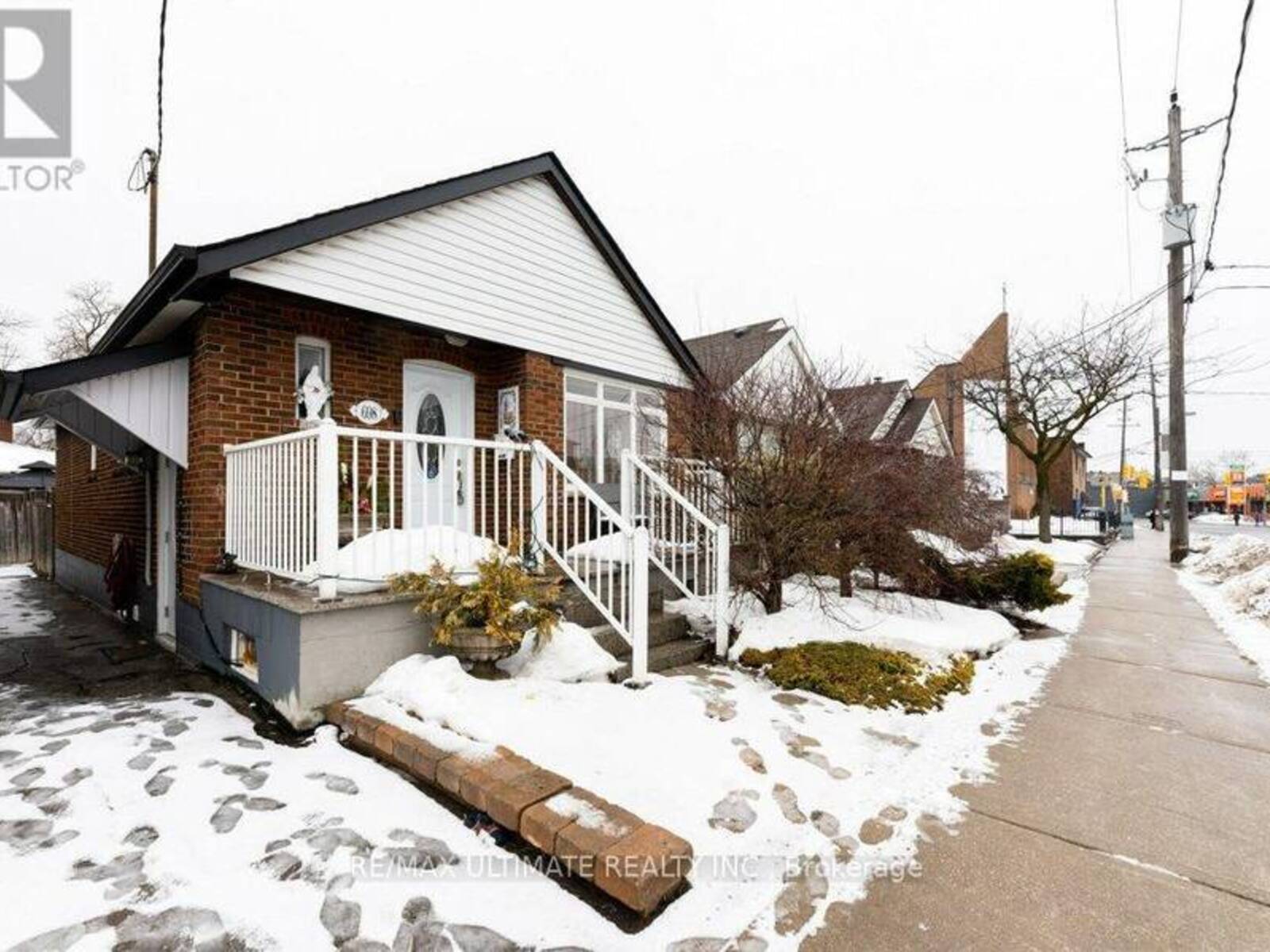 698 OLD WESTON ROAD W, Toronto, Ontario M6N 3B8