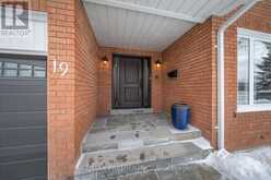 19 CLAUDIA AVENUE | Vaughan Ontario | Slide Image Four