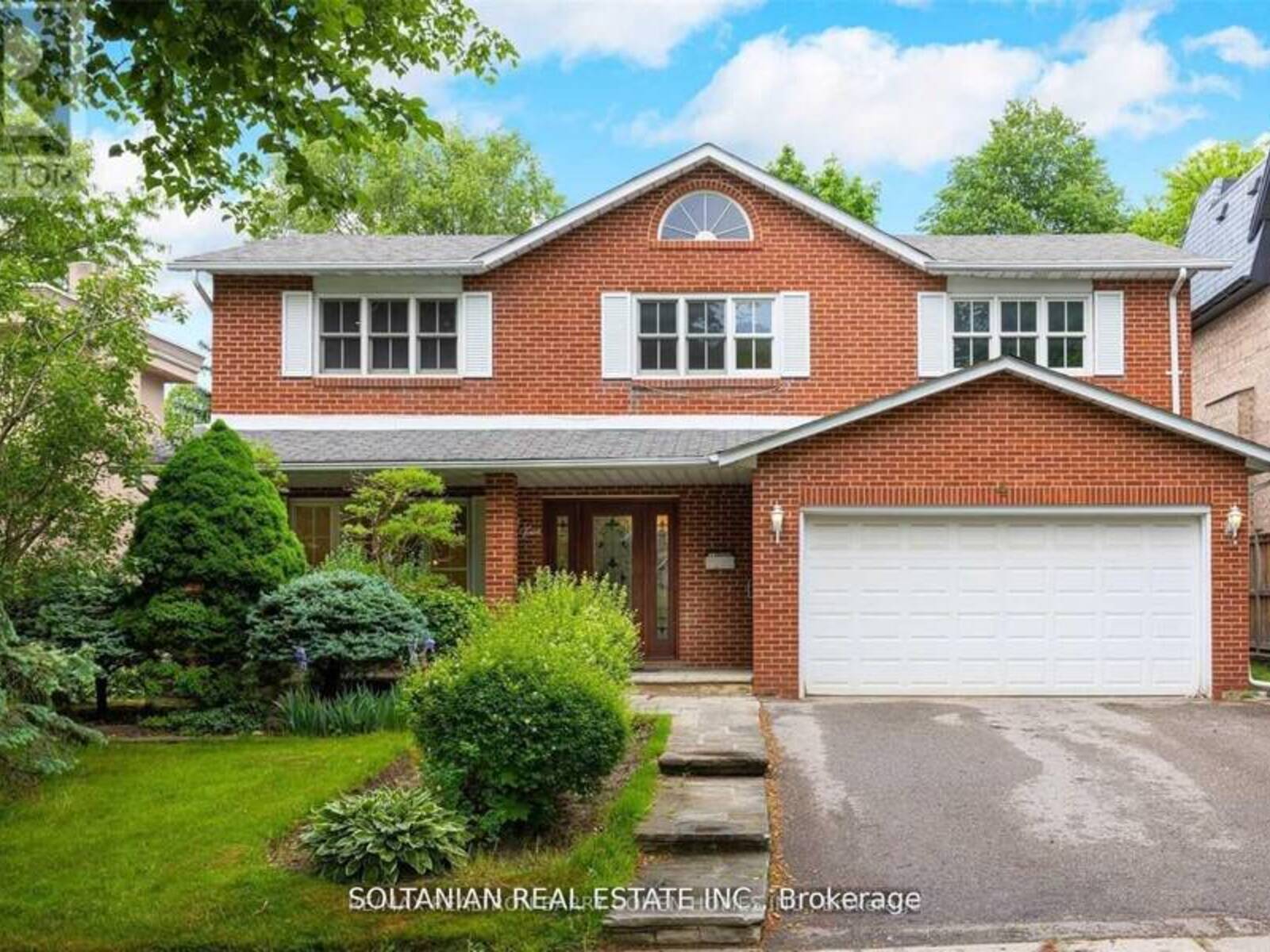 4 CHIPSTEAD ROAD, Toronto, Ontario M3B 3E6