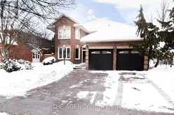 367 FAIRWAY GARDENS | Newmarket Ontario | Slide Image One