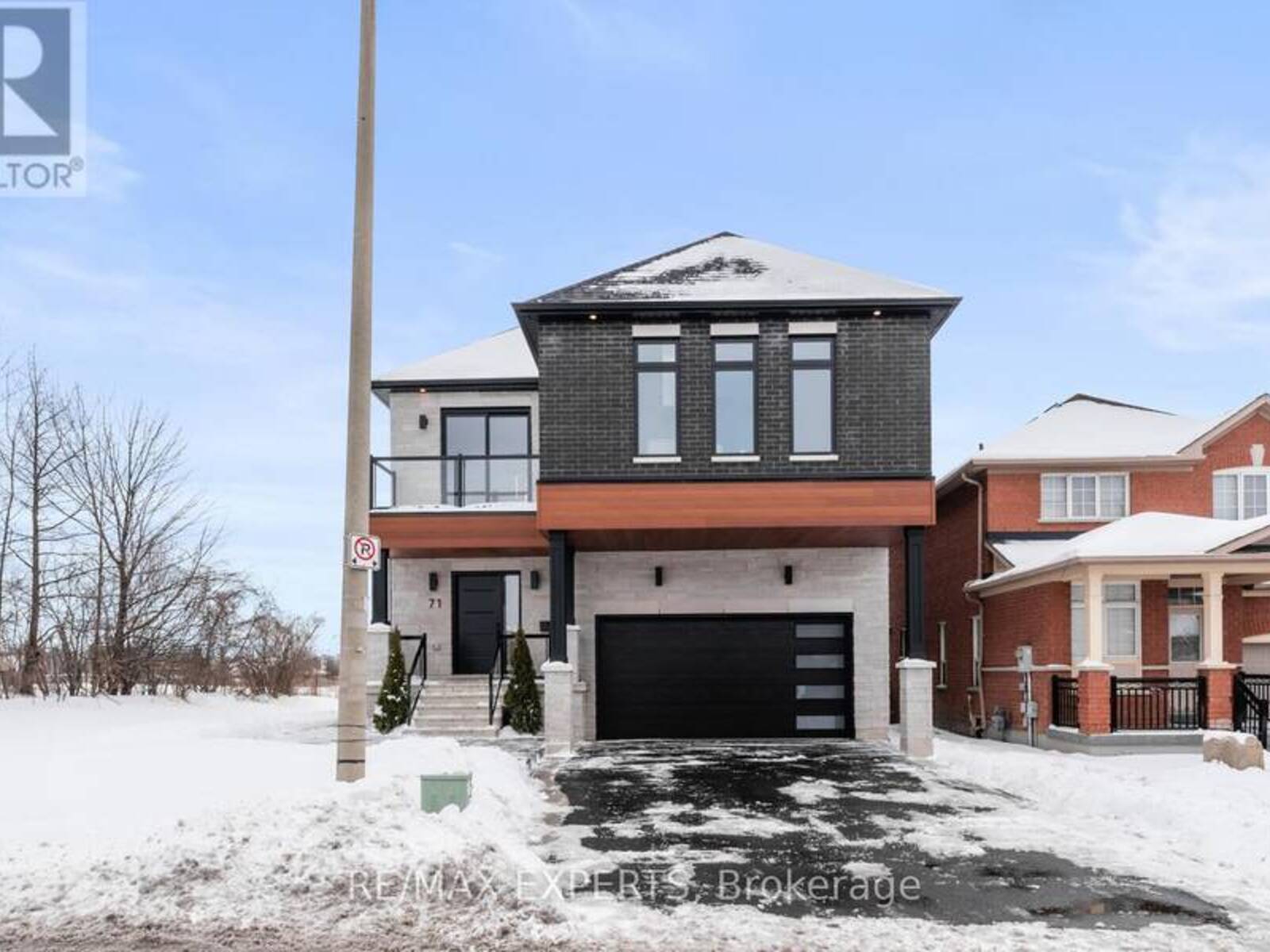 71 HAWKVIEW BOULEVARD, Vaughan, Ontario L4H 2E2