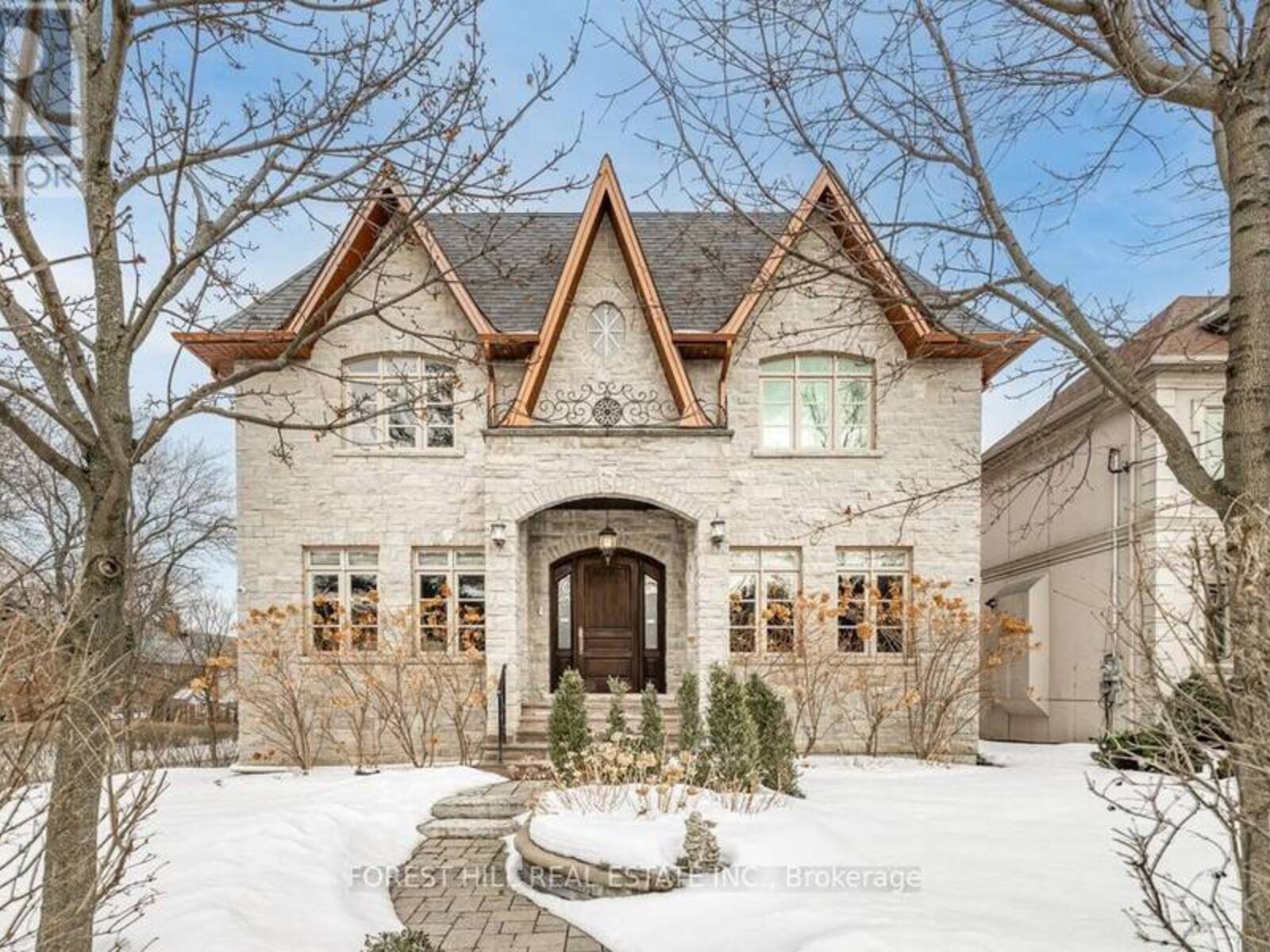 139 BEECHWOOD AVENUE, Toronto, Ontario M2L 1J9