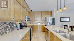 76 LOURAKIS STREET | Richmond Hill Ontario | Slide Image Nine