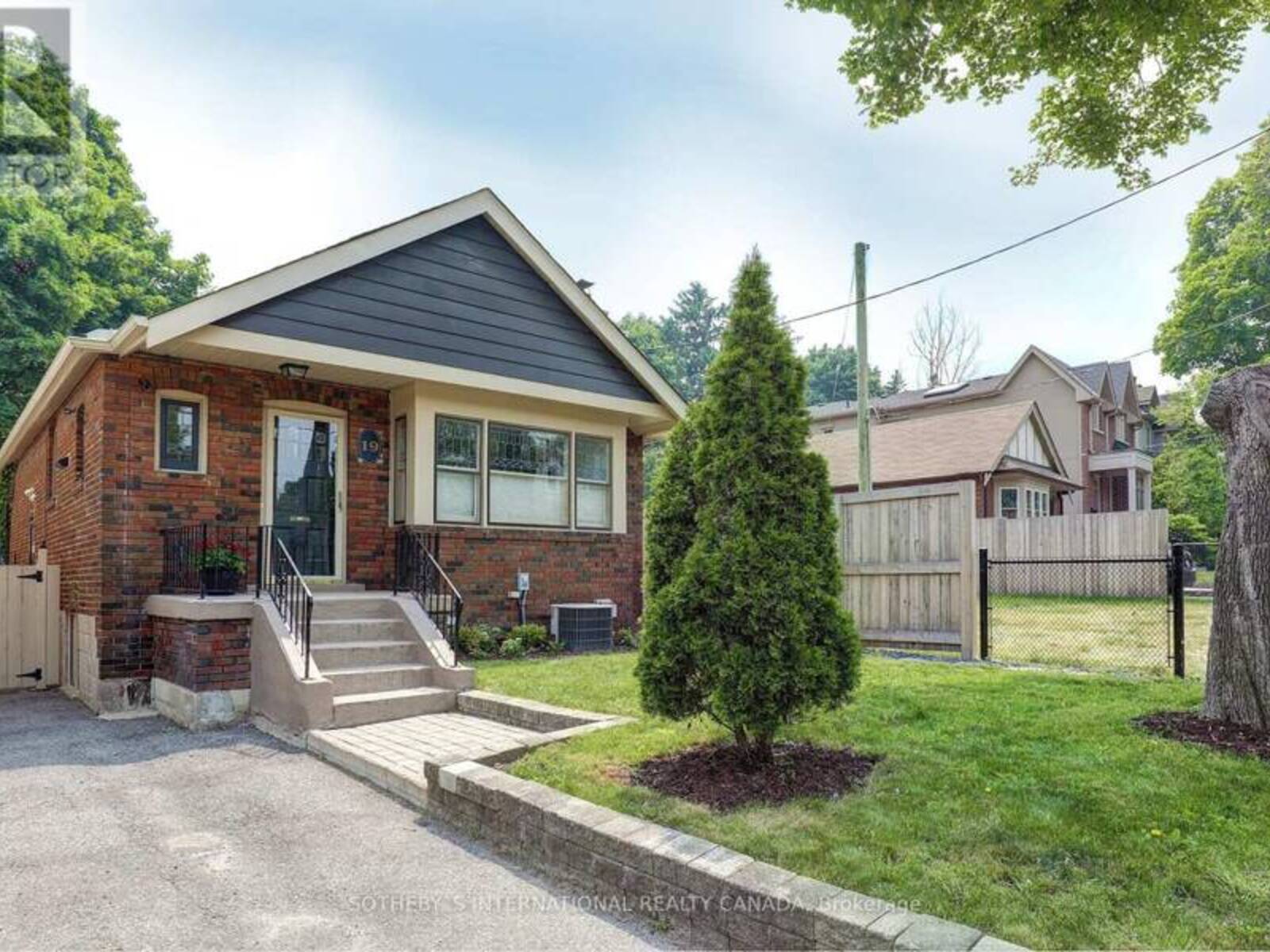 19 SOUTHVALE DRIVE, Toronto, Ontario M4G 1G1