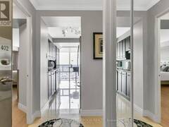 1402 - 330 RATHBURN ROAD W Mississauga Ontario, L5B 3Y1