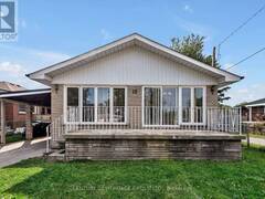 12 KITSON DRIVE Toronto Ontario, M1M 3C8