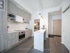 1136 - 8 HILLSDALE AVENUE E Toronto Ontario, M4S 1T5