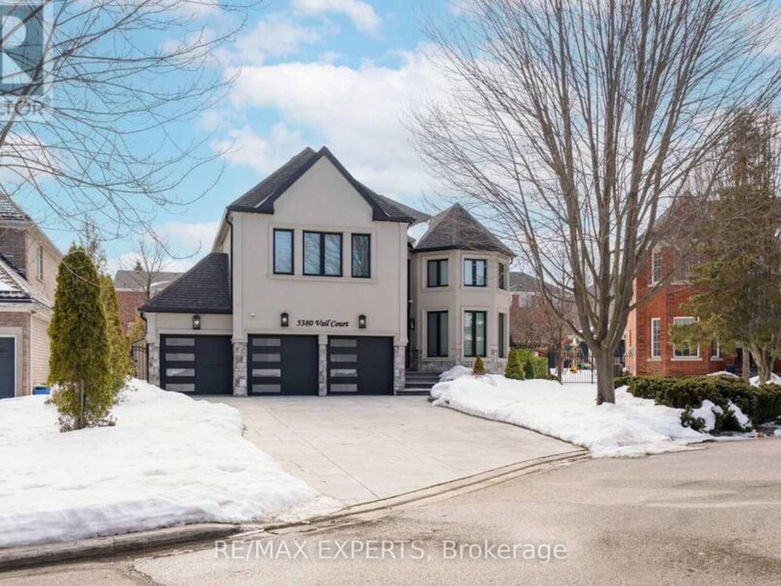 5380 VAIL COURT, Mississauga, Ontario L5M 6G9