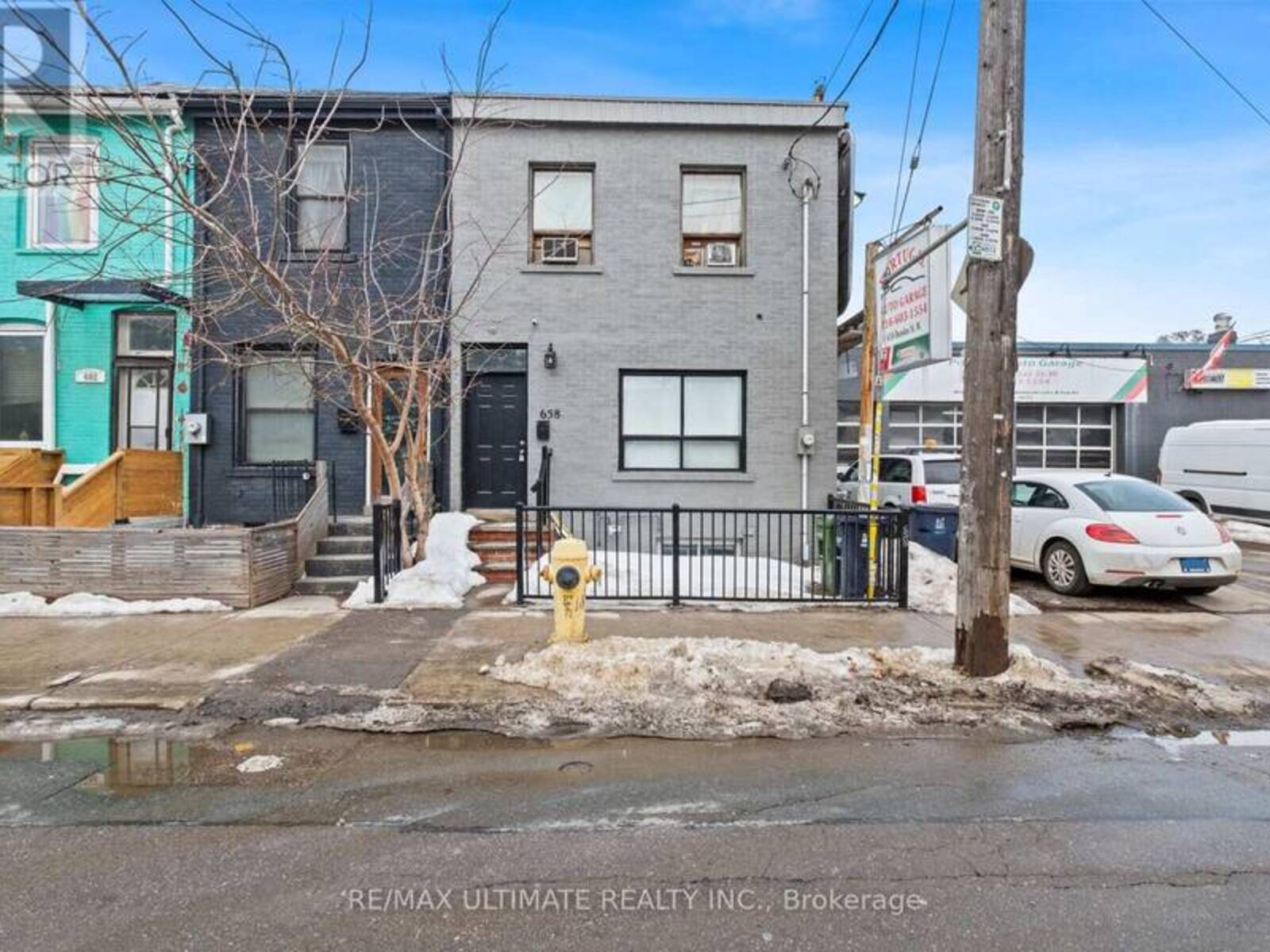 658 DUNDAS STREET W, Toronto, Ontario M5T 1H9