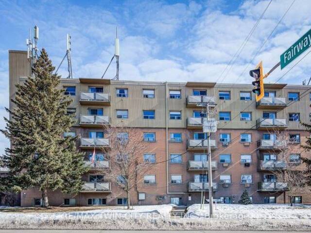 202 - 283 FAIRWAY ROAD N Kitchener Ontario, N2A 2P1 - 2 Bedrooms Condo For Sale