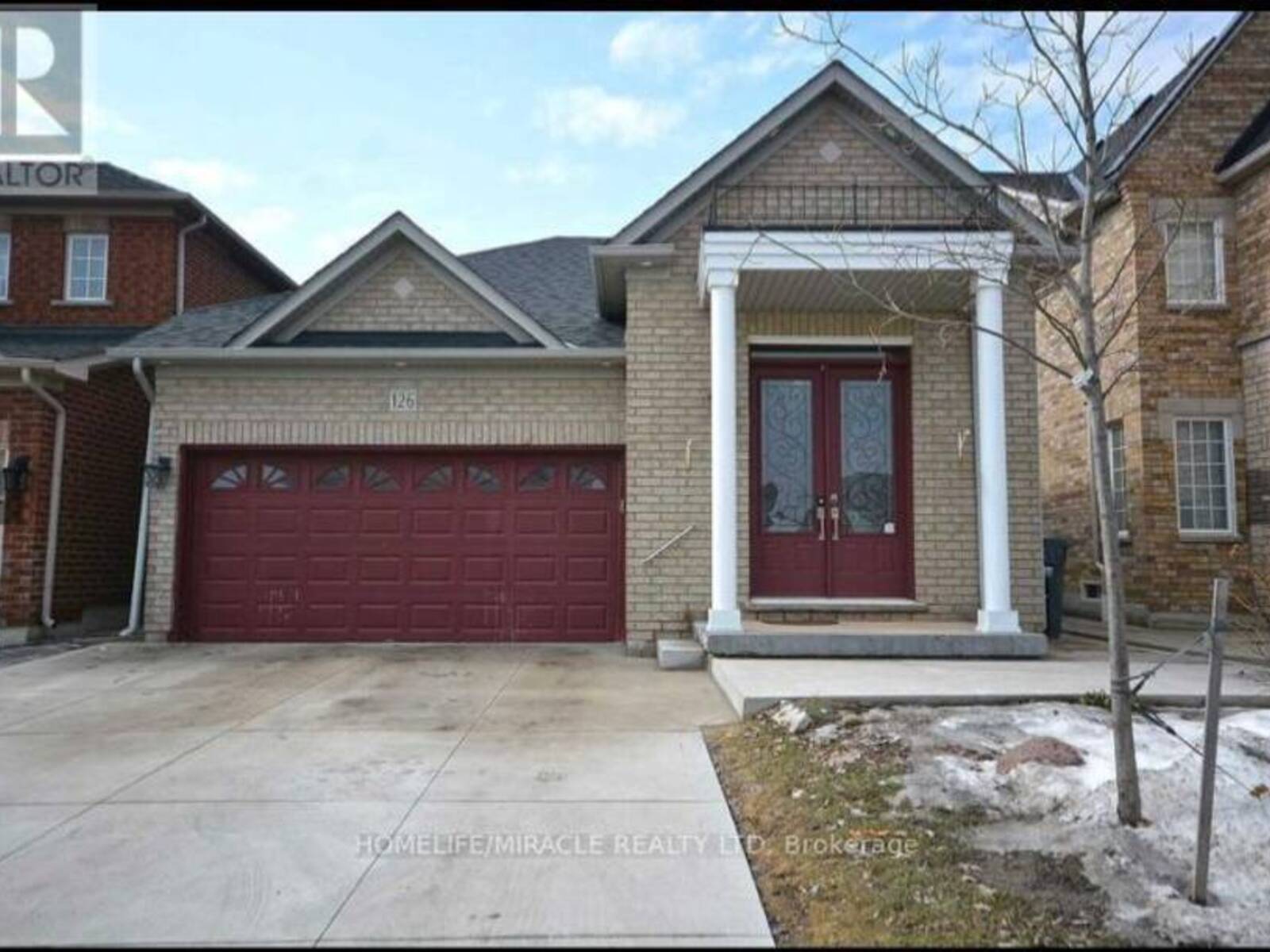 126 EDENBROOK HILL DRIVE, Brampton, Ontario L7A 2R2