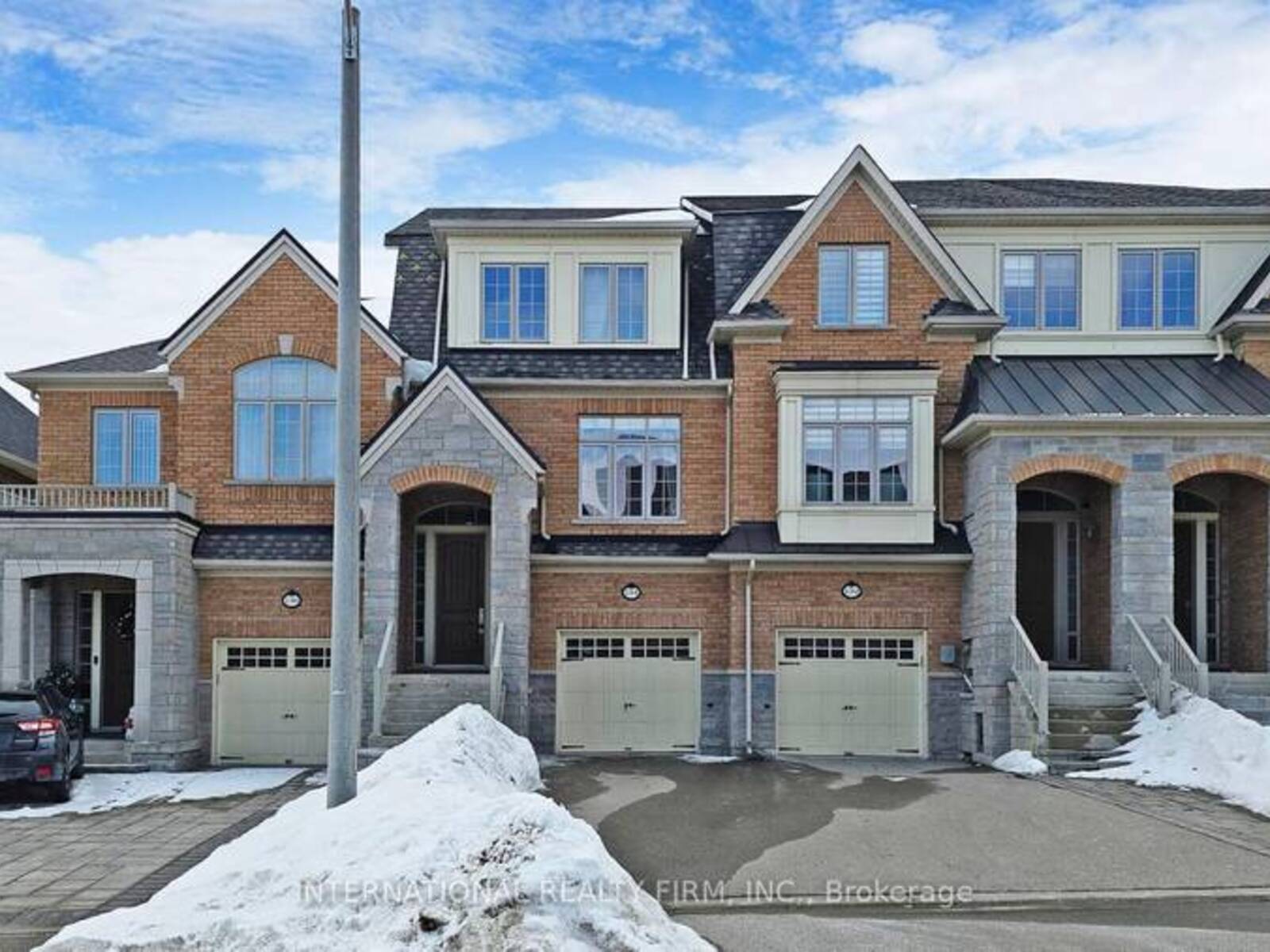 134 LACEWOOD DRIVE, Richmond Hill, Ontario L4S 0E5