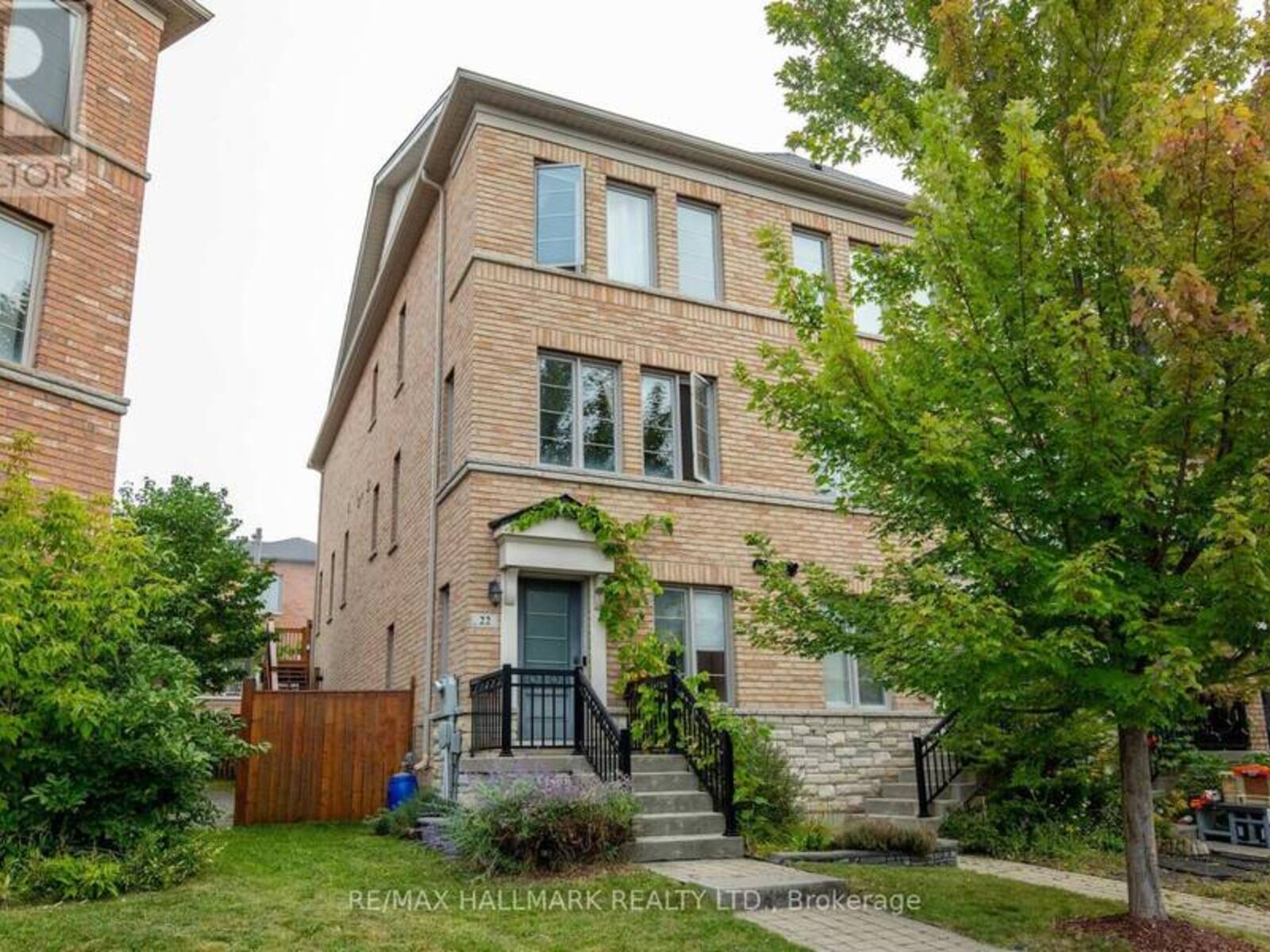 22 BELANGER CRESCENT, Toronto, Ontario M1L 0H3