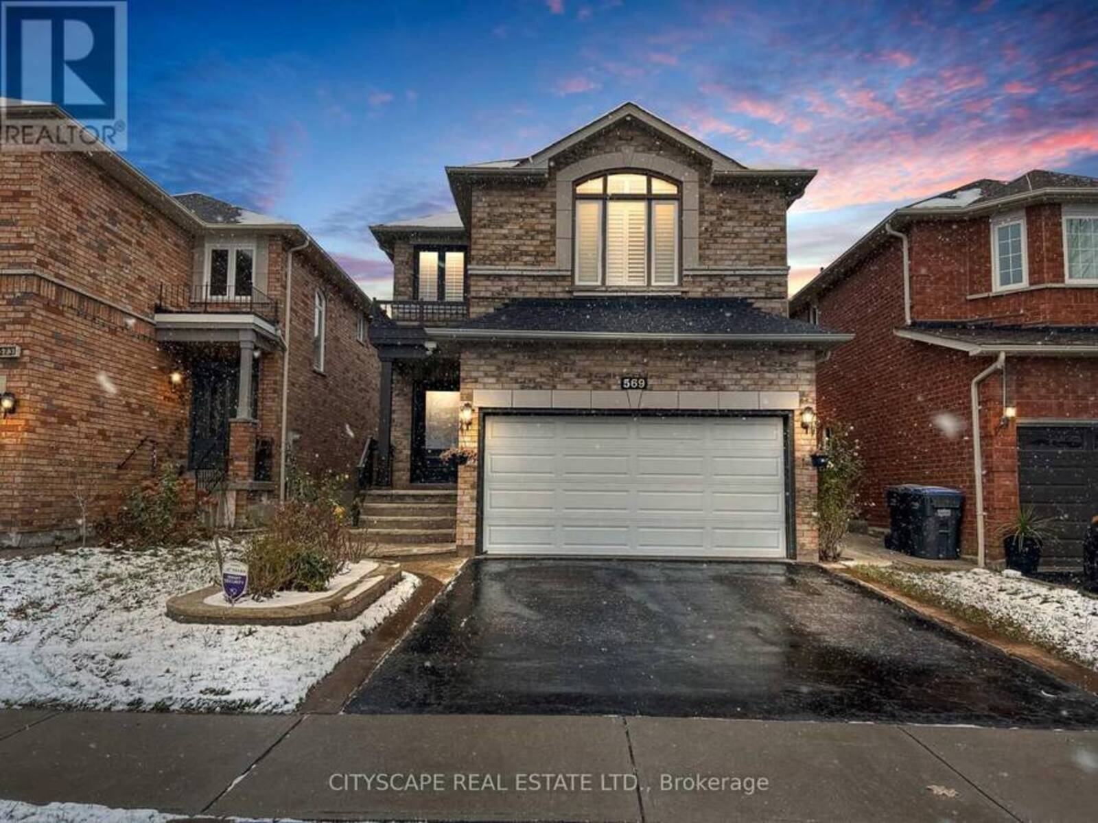 569 CLAYMEADOW AVENUE, Mississauga, Ontario L5B 4H9