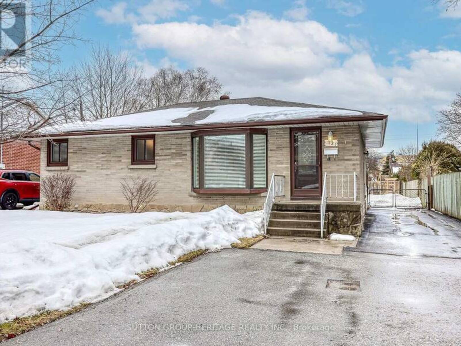 1121 GREEN STREET, Whitby, Ontario L1N 4G8