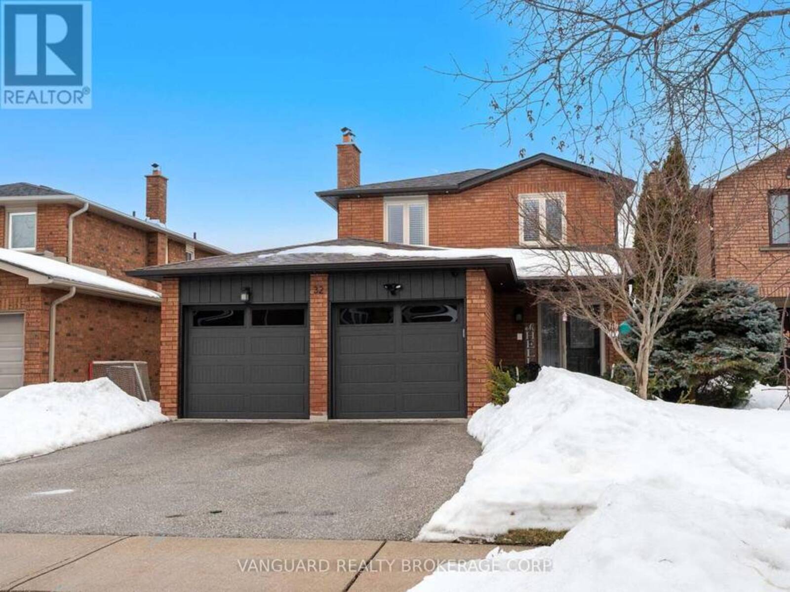 32 PRESIDENTIAL STREET, Vaughan, Ontario L4L 5H1