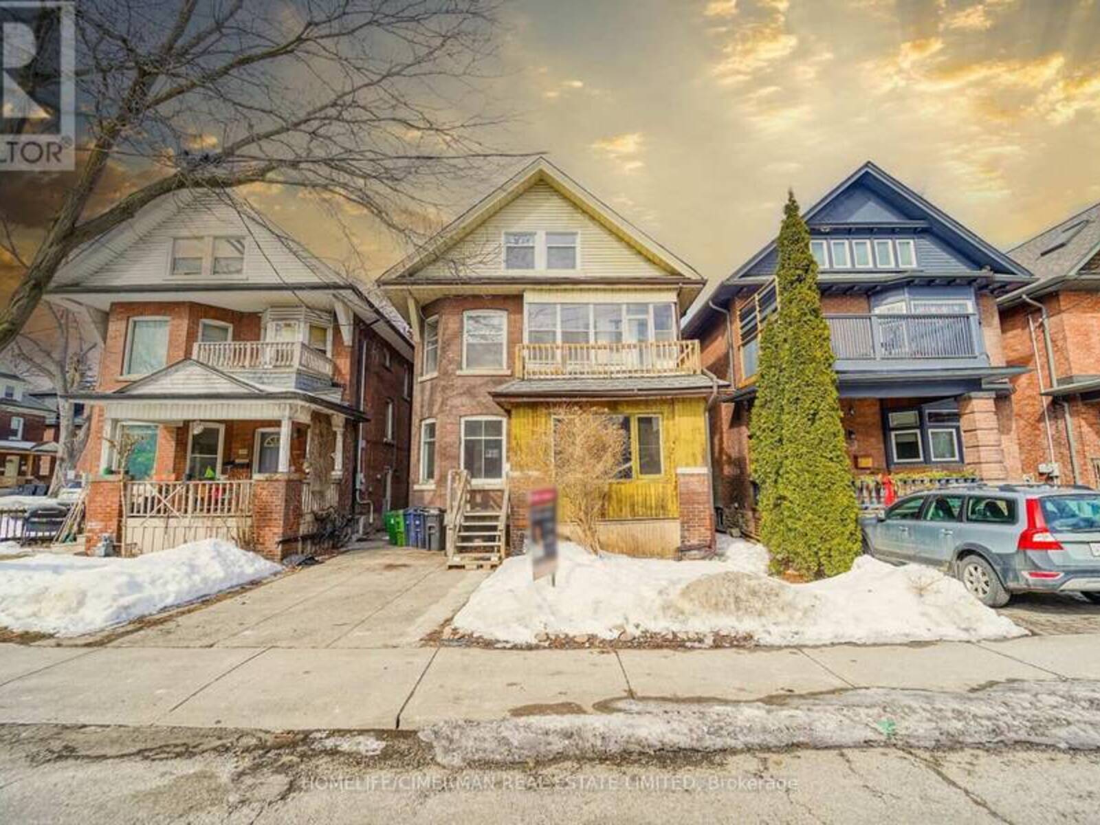 98 DEWSON STREET, Toronto, Ontario M6H 1H3