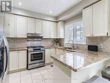 5 - 320 RAVINEVIEW DRIVE | Vaughan Ontario | Slide Image Sixteen