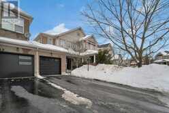 87 COZENS DRIVE | Richmond Hill Ontario | Slide Image Four