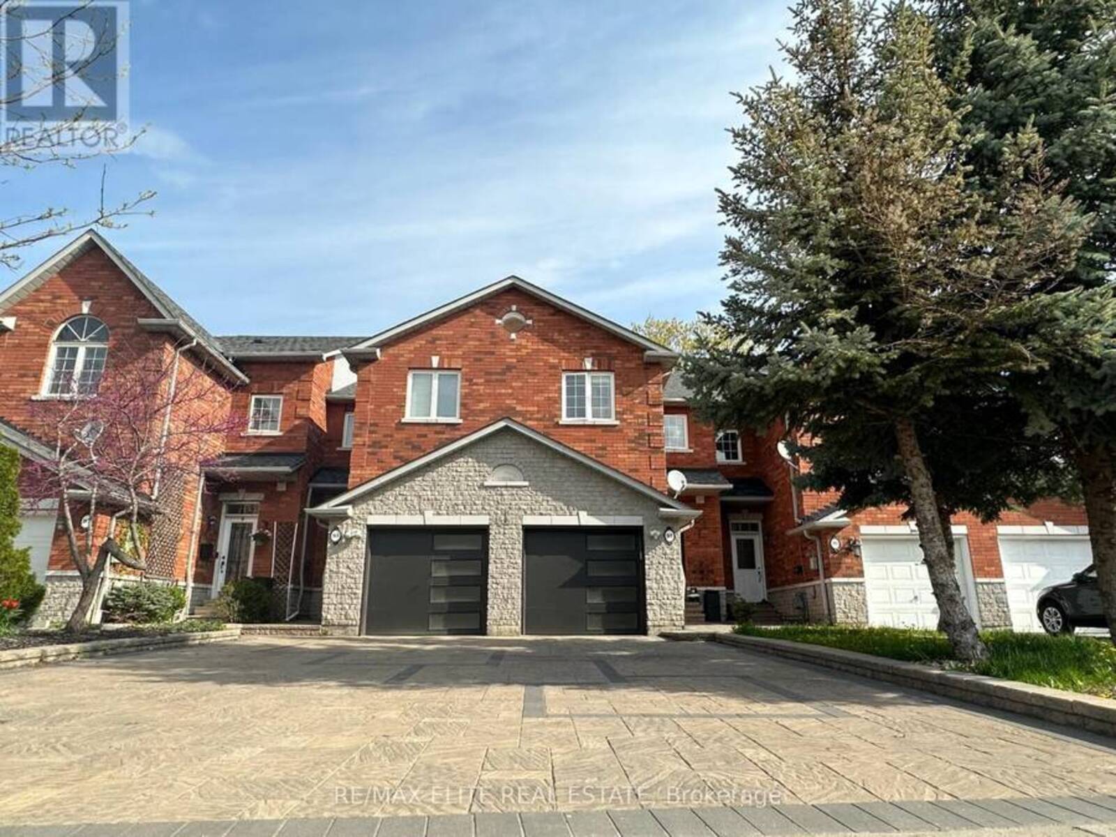 93 BENSON AVENUE, Richmond Hill, Ontario L4C 4E5