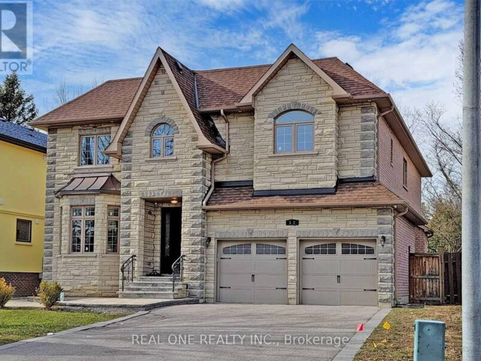 32 GAINSVILLE AVENUE, Markham, Ontario L3R 1W8