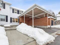 3 - 407 KEATS WAY Waterloo Ontario, N2L 5S7