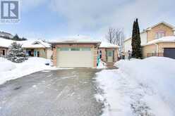 32 GORE DRIVE | Barrie Ontario | Slide Image One