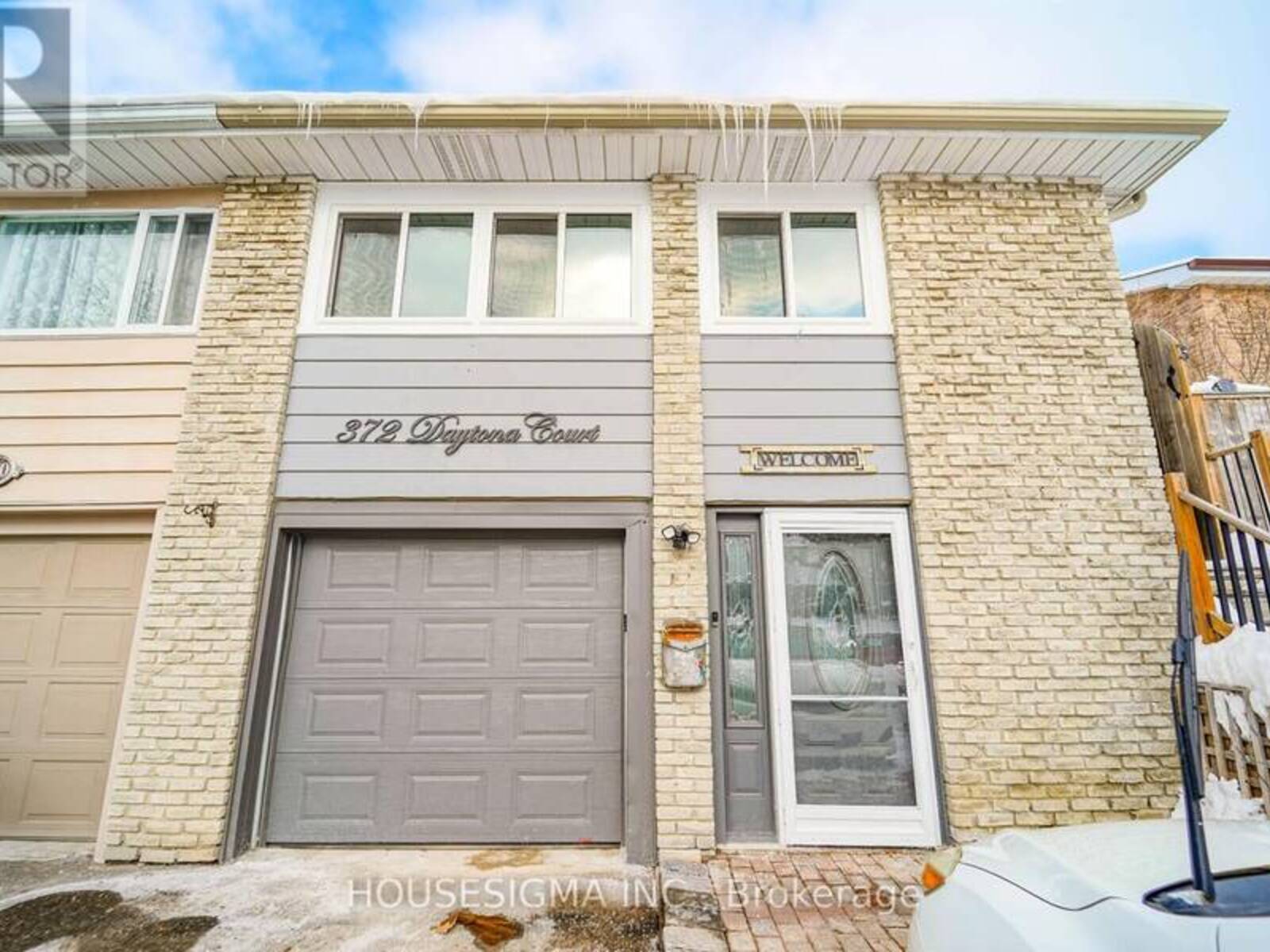 372 DAYTONA COURT, Oshawa, Ontario L1K 1H9