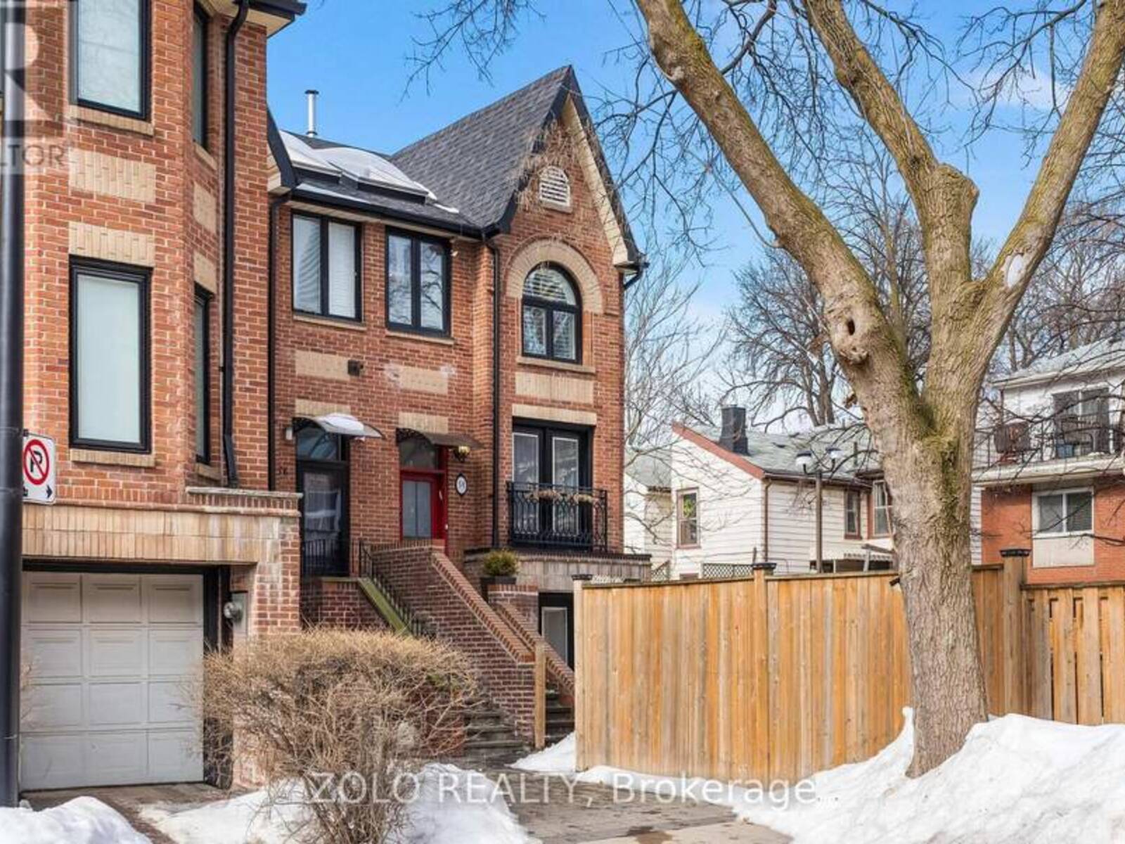 58 SOHO SQUARE, Toronto, Ontario M5T 2Z4