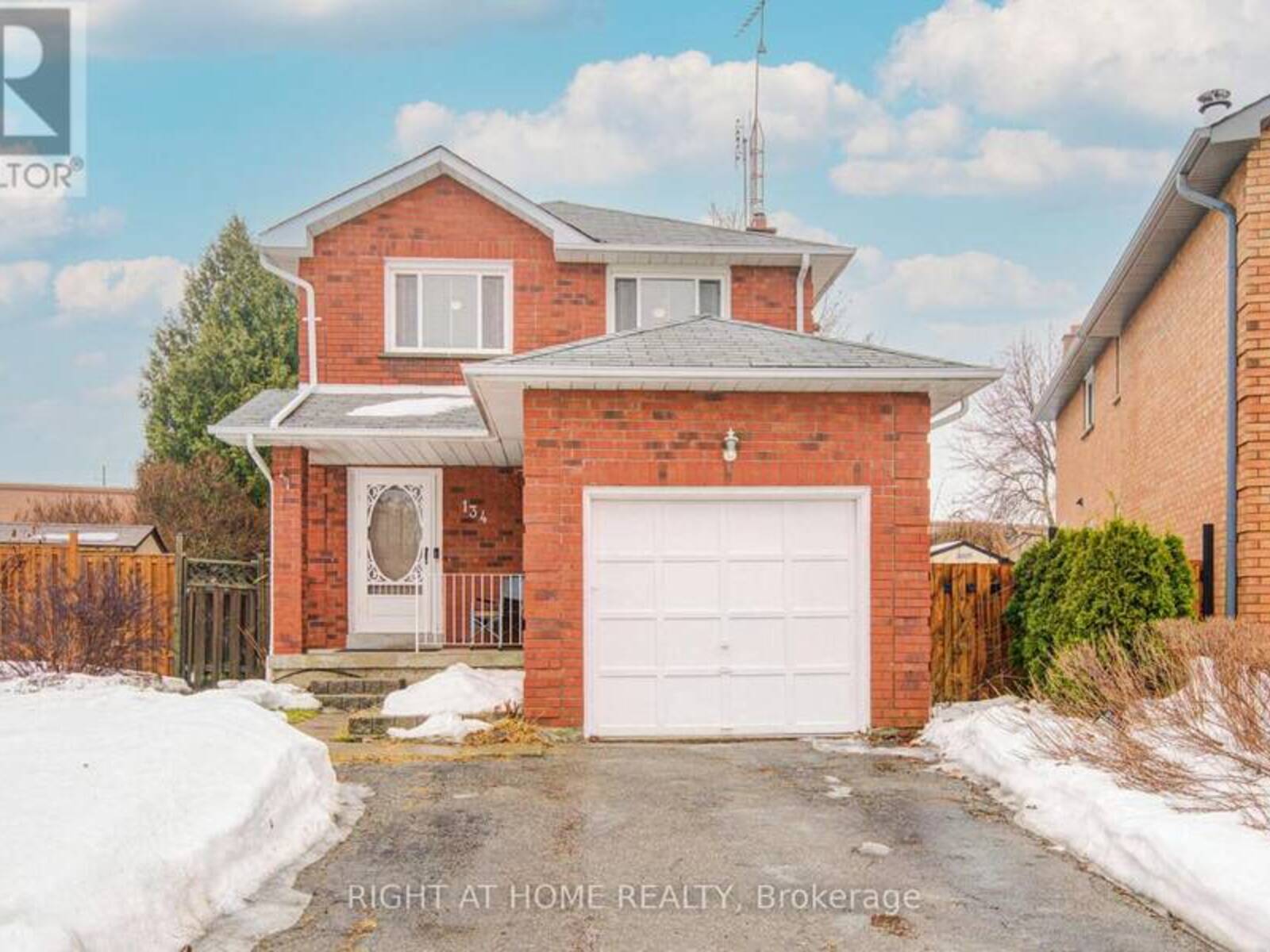 134 DUMFRIES AVENUE, Brampton, Ontario L6Z 2W9