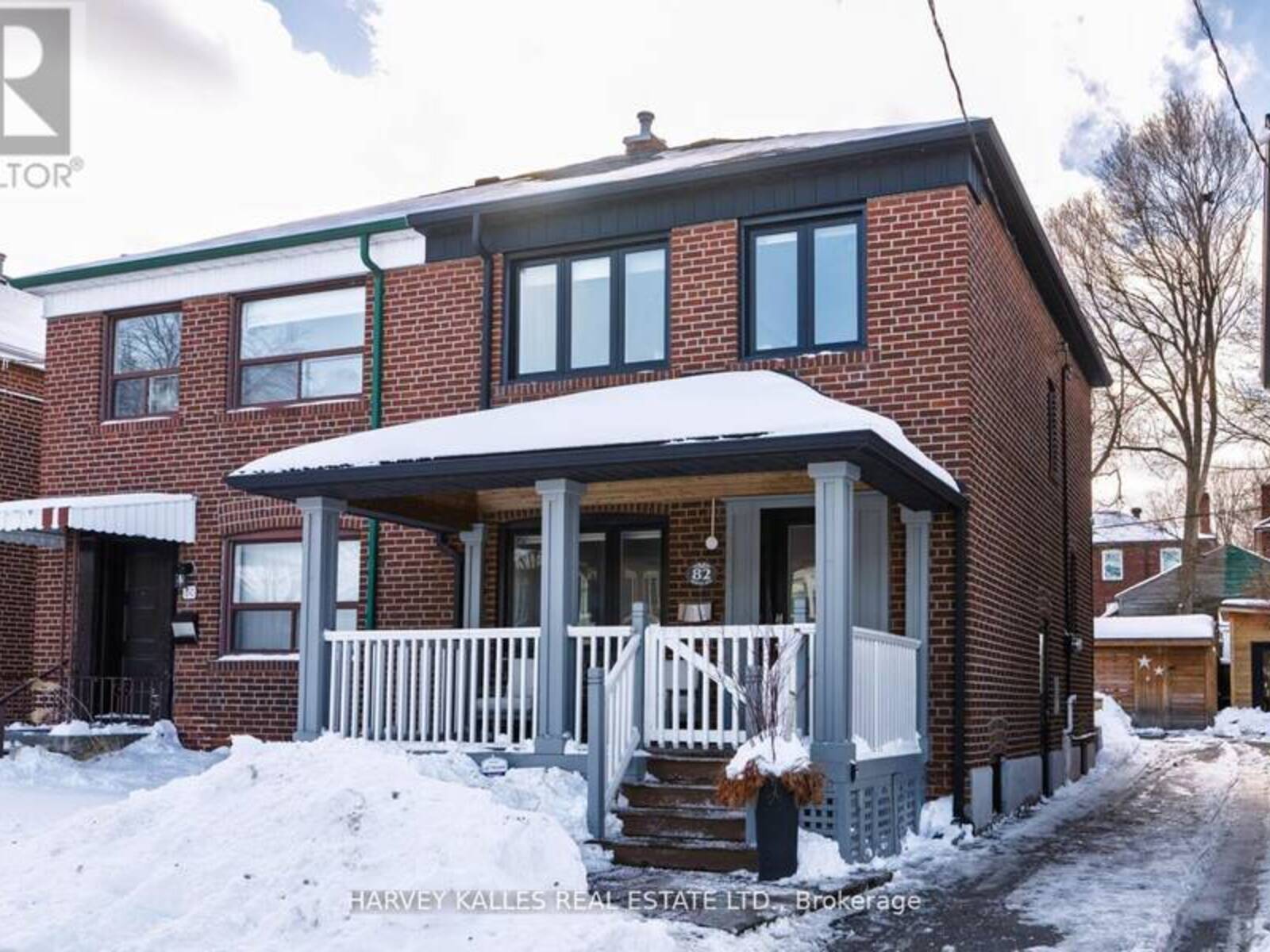 82 HERTLE AVENUE, Toronto, Ontario M4L 2T4