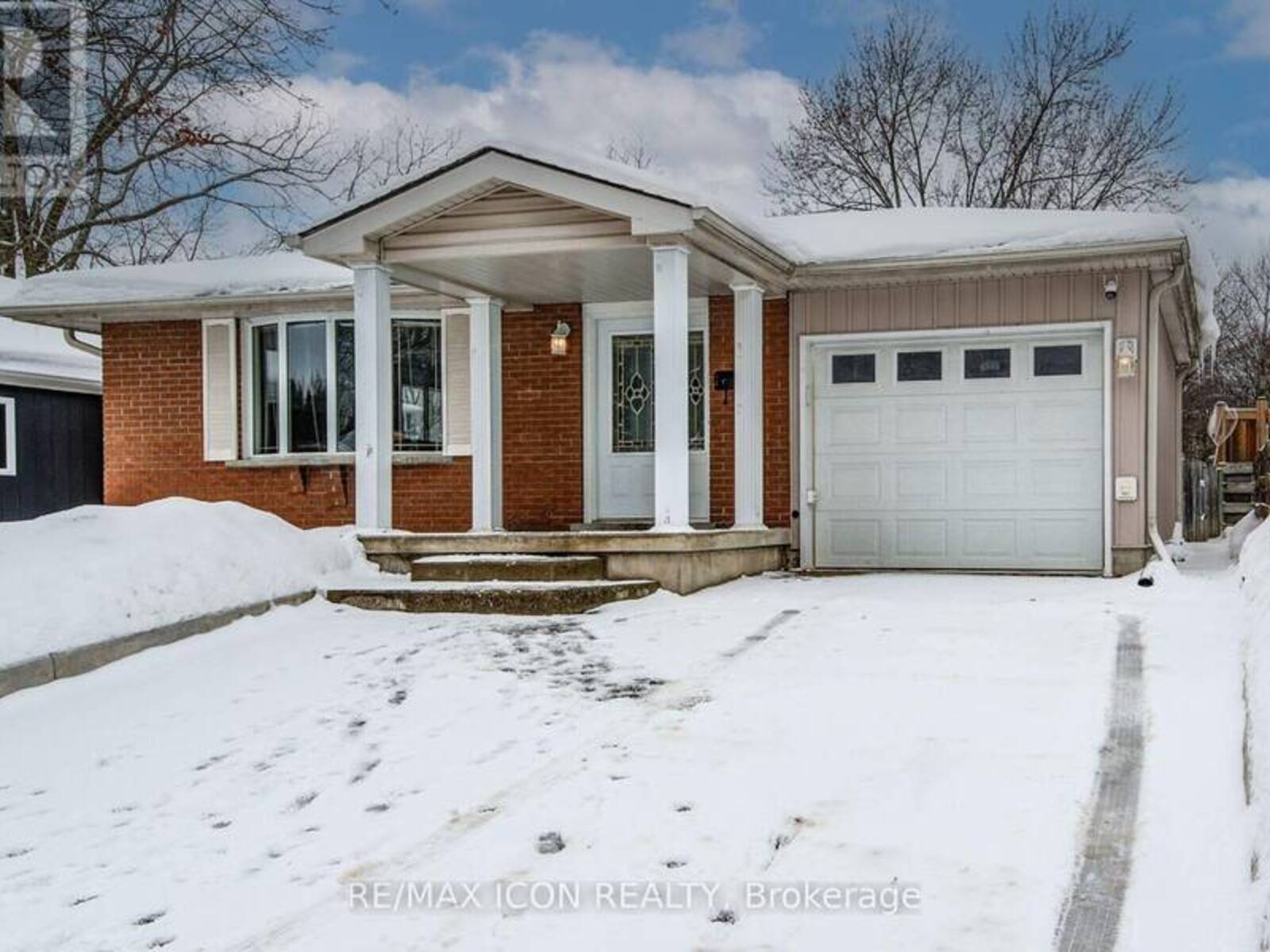 29 ROSSFORD CRESCENT, Kitchener, Ontario N2M 2H8