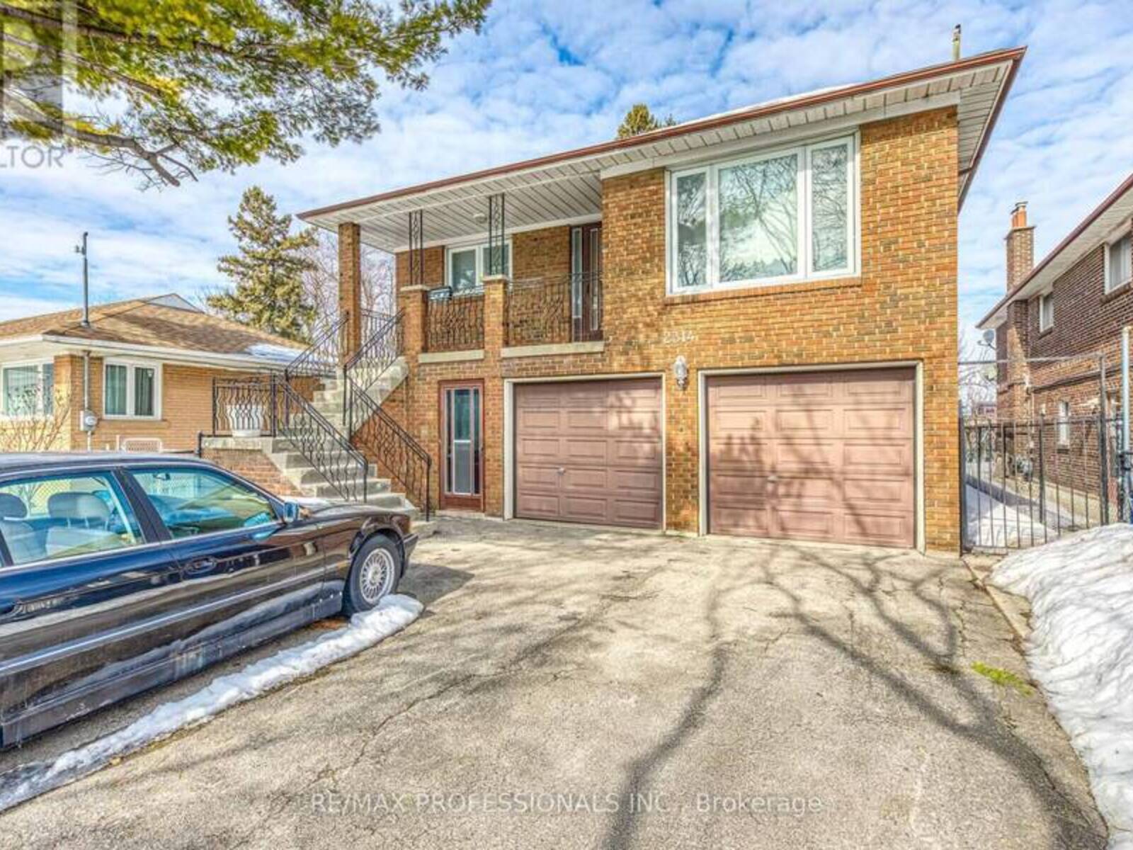 2314 SHEPPARD AVENUE W, Toronto, Ontario M9M 1M2