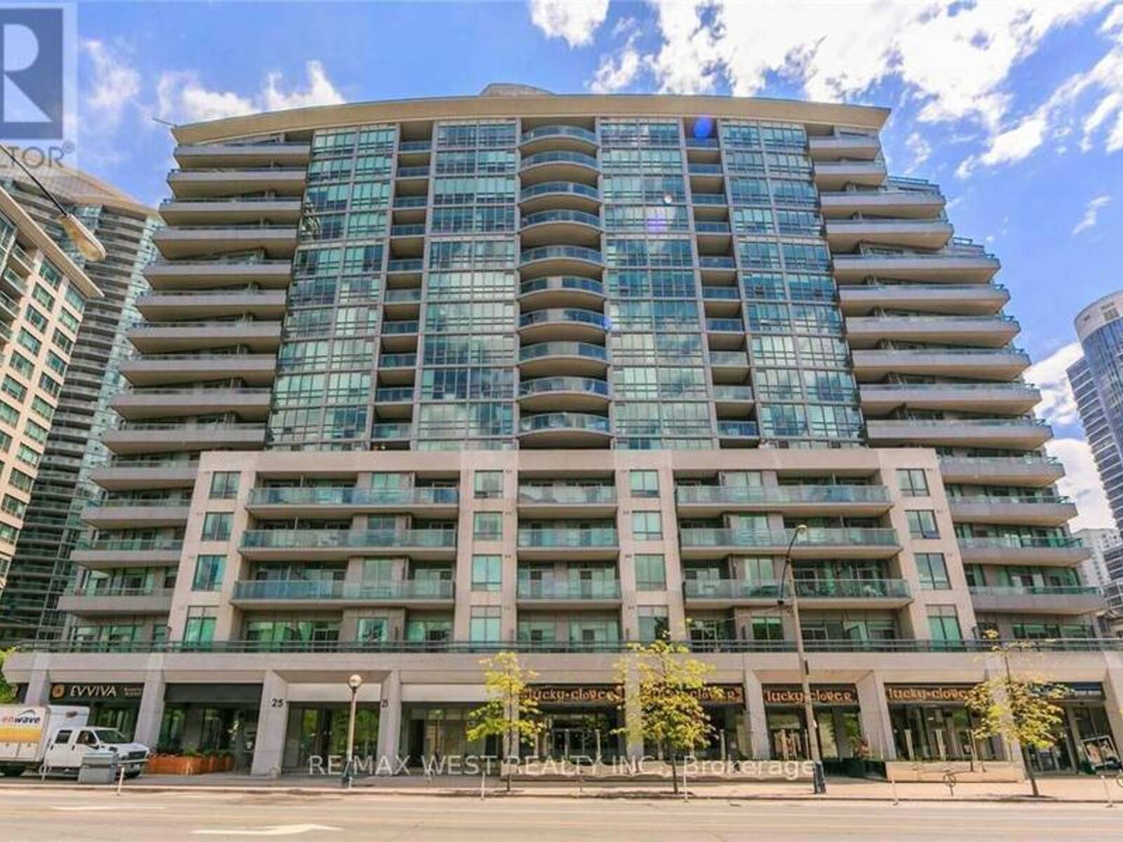 PH18 - 25 LOWER SIMCOE STREET, Toronto, Ontario M5J 3A1