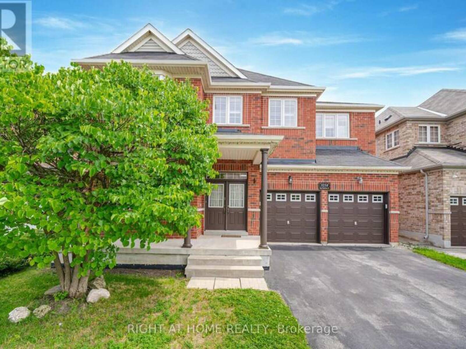 3258 PAUL HENDERSON DRIVE, Mississauga, Ontario L5M 0H3