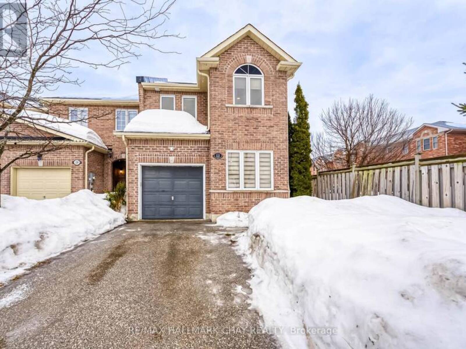 122 STANLEY STREET, Barrie, Ontario L4M 6V5