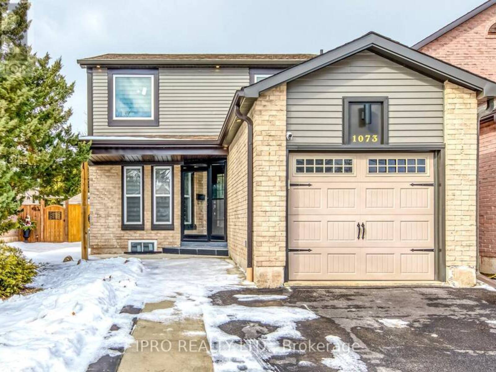 1073 MONTGOMERY DRIVE, Oakville, Ontario L6M 1E8